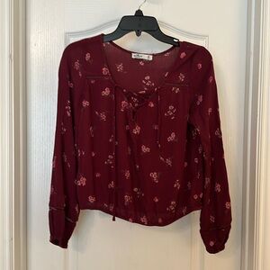 Hollister top size S